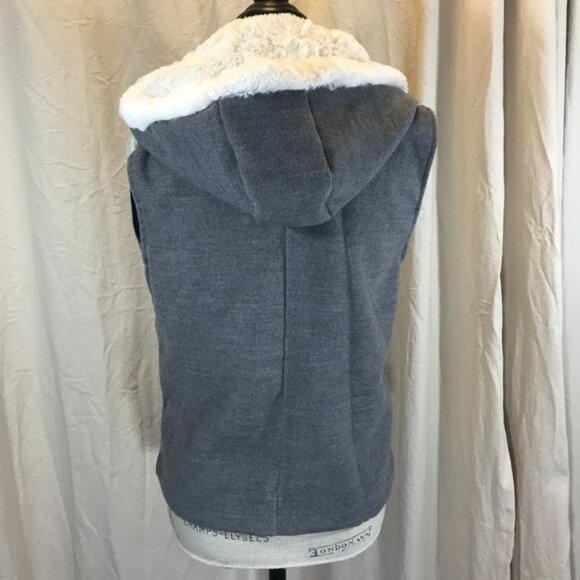 Double-Breasted Hooded Coat With Faux Fur Lining & Button Details Peacoat  nwot - Picture 13 of 14